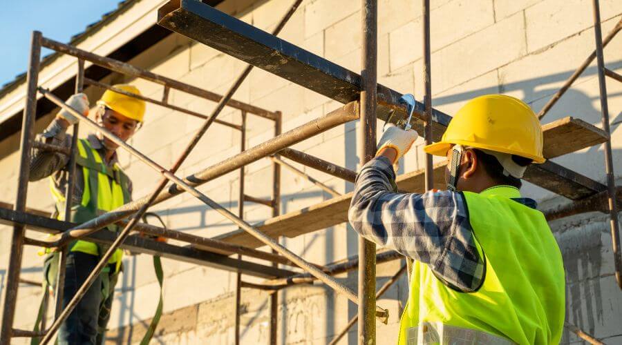 Expert Emergency Roof Repairs services in Marion, NY